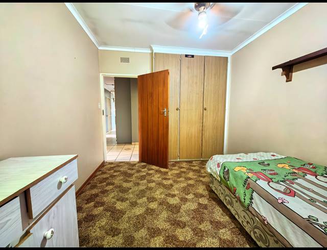 4 BEDROOM HOUSE FOR SALE IN ROODIA